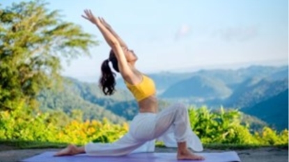Luyện tập trị bệnh nhẹ nhàng với thể dục dưỡng sinh, múa, yoga