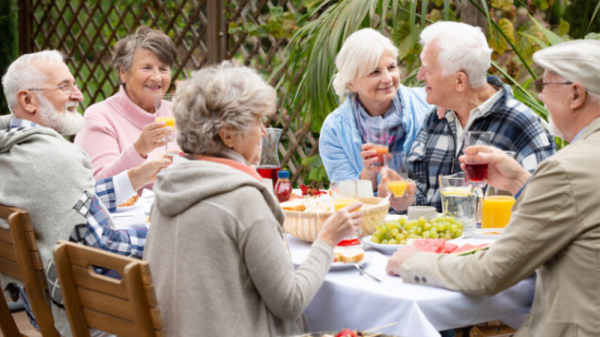 Trung tâm chăm sóc người già